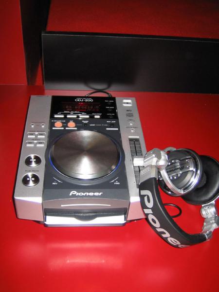 CDJ 200